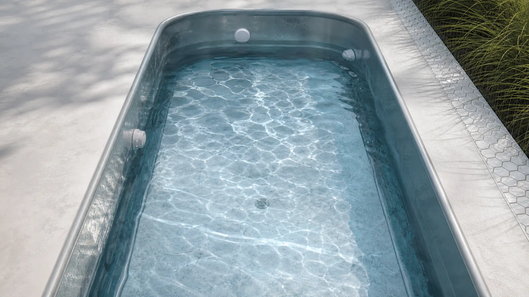 Premium stainless steel commercial cold plunge tub maintaining optimal cold plunge temperature